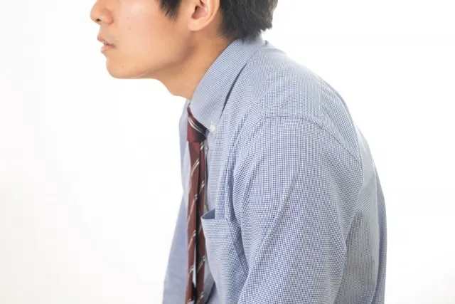【姿勢改善】肩甲骨を動かすメリットと加圧トレーニングで猫背をリセット BEZEL大阪茨木店